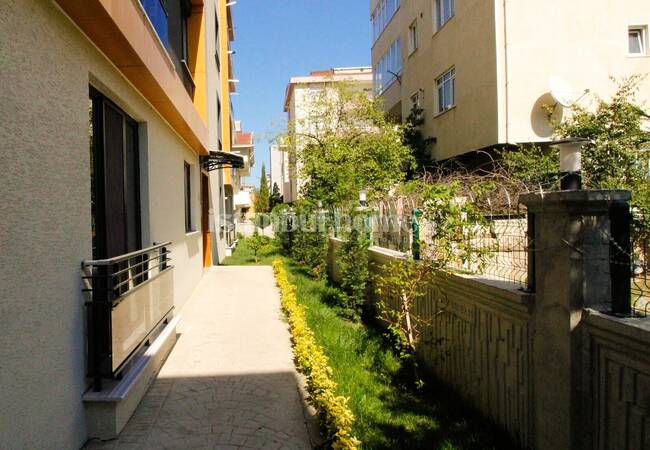 Tuzla'da Sahile Yakın Konumda Satılık Bakımlı Daire 2