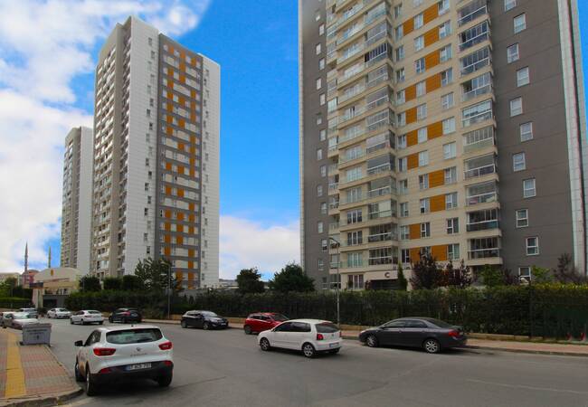 Apartment in a Complex with Swimming Pool in Gaziosmanpasa 1