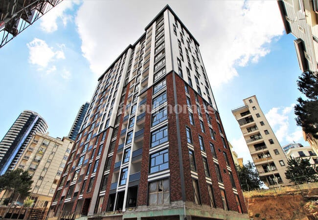 Kartal'da Güvenlikli Sitede Satılık Deniz Manzaralı Daireler 1