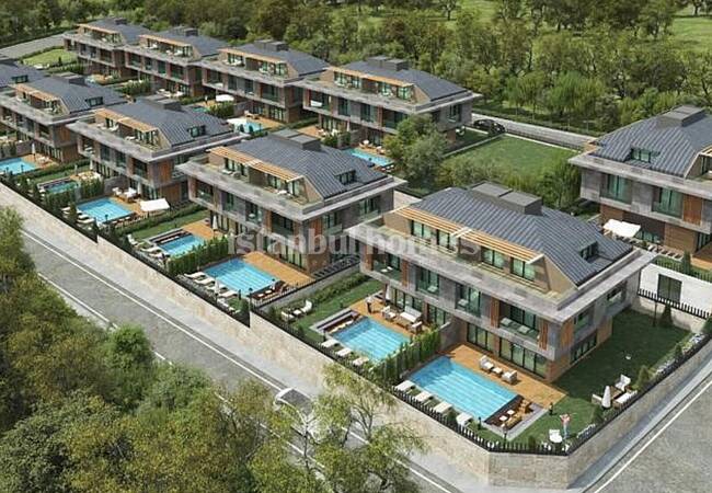 Semi-detached Villas with Private Pools and Gardens in Beylikduzu 3
