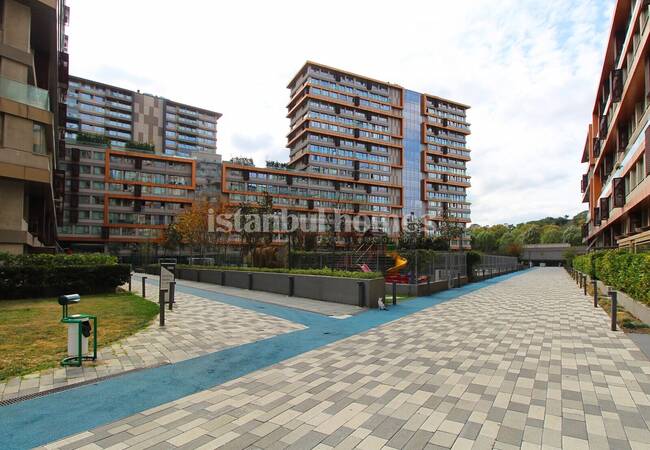 Useful Design Apartment in Luxe Complex in Istanbul Zeytinburnu 3