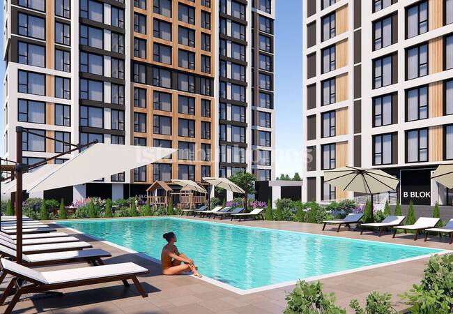 Apartments with Communal Pool Near Subway in Kartal Istanbul