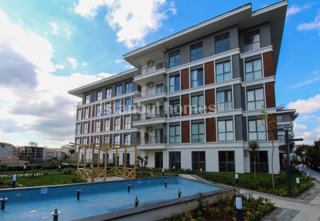 Garden Floor Properties 650 M From Tram in Zeytinburnu Istanbul 5