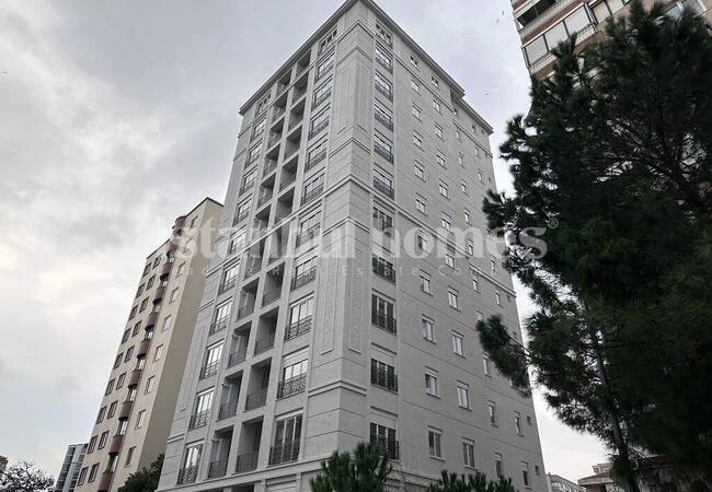 2-bedroom Real Estate at a Prime Location in Kadikoy
