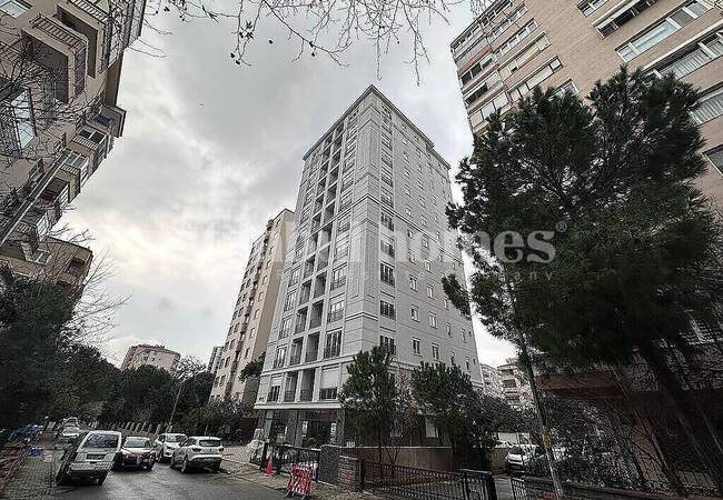2-bedroom Real Estate at a Prime Location in Kadikoy