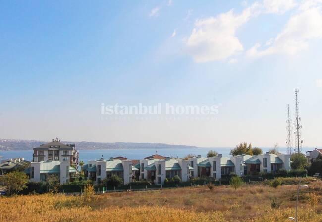 Furnished Apartment in Complex at 650 Meters From Sea in Buyukcekmece 9