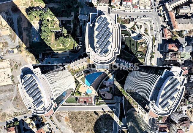 Real Estate in Complex with Terrace and Balcony in Kartal Istanbul 3
