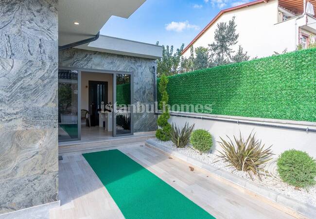 Duplex Villa with Garden and Pool in Istanbul Beylikduzu 8