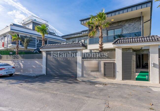 Duplex Villa with Garden and Pool in Istanbul Beylikduzu 10