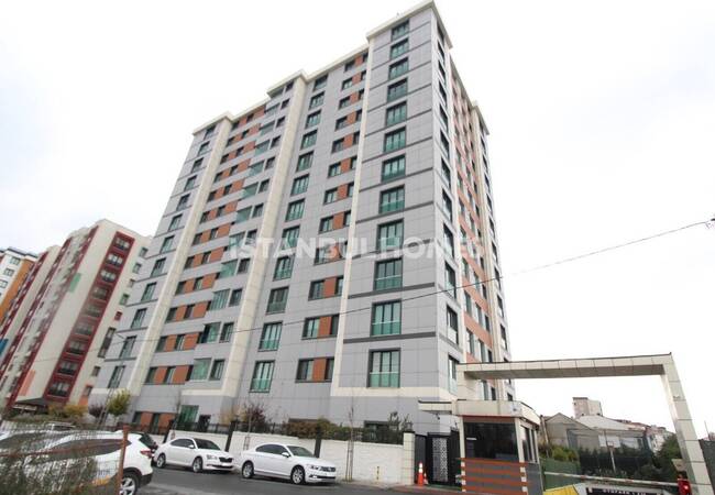 伊斯坦布尔苏坦加齐 (sultangazi) 安全综合大楼的钥匙就绪公寓