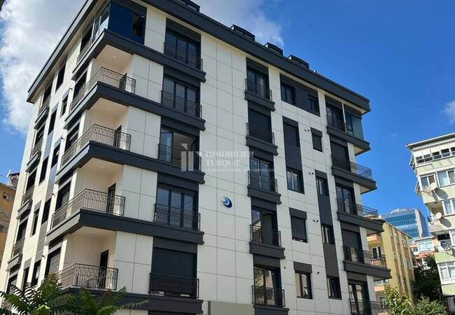 Appartement Duplex Dans Bâtiment Neuf À Istanbul Besiktas