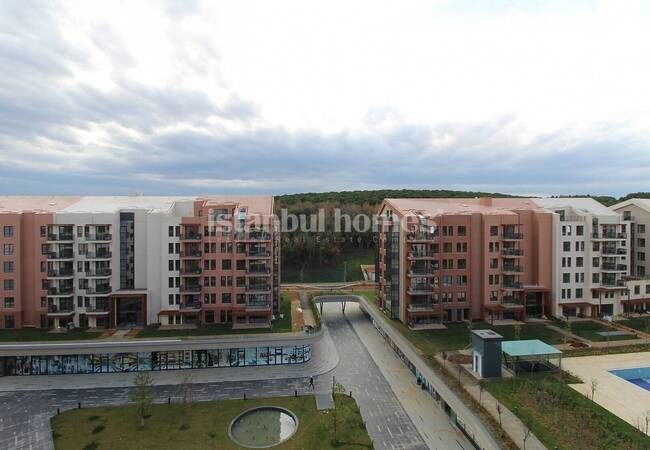 شقق مطلة على الطبيعة والغابات مع مجمع سكني في اسطنبول 6