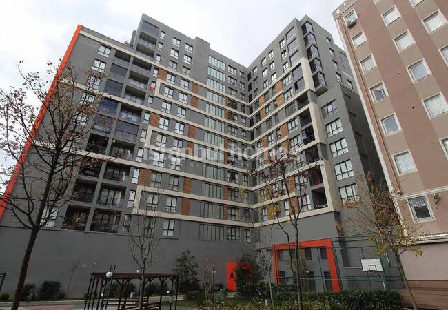 Modern Real Estate with City View in Istanbul Kucukcekmece 2