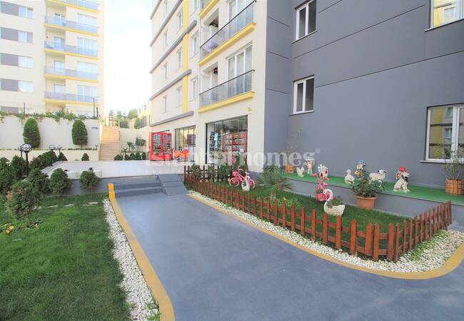Property in a Complex with Pool in Pendik Istanbul 4
