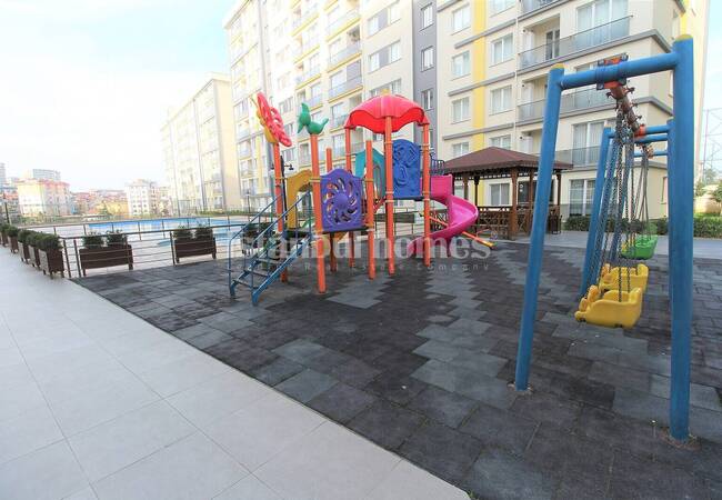 Property in a Complex with Pool in Pendik Istanbul 5