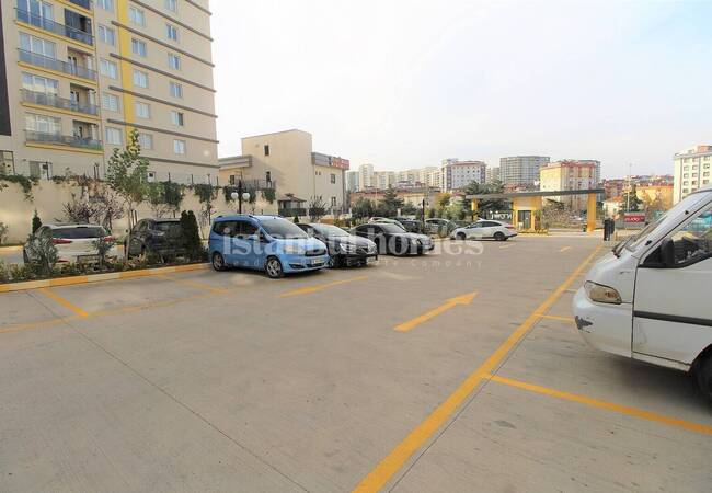 Property in a Complex with Pool in Pendik Istanbul 7