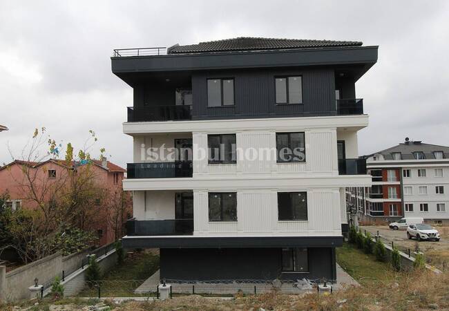 2-bedroom Brand New Apartment with Garden in Beylikduzu 2