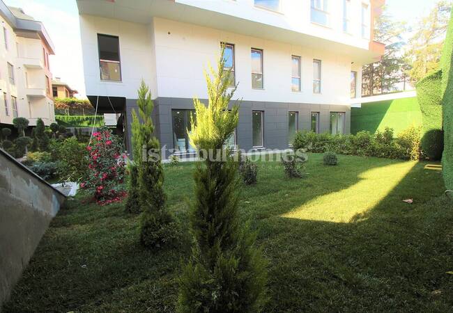 Apartment in a Complex Near the Subway in Eyupsultan Gokturk 2