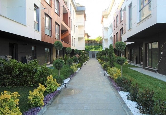 Apartment in a Complex Near the Subway in Eyupsultan Gokturk 4