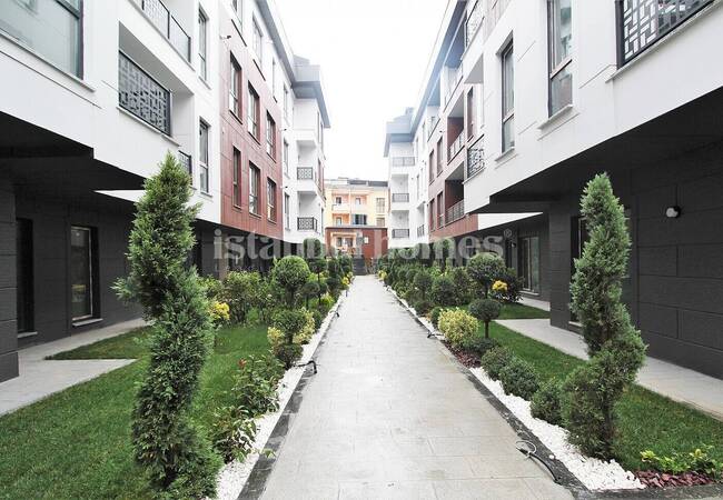 Apartment in a Complex Near the Subway in Eyupsultan Gokturk 6
