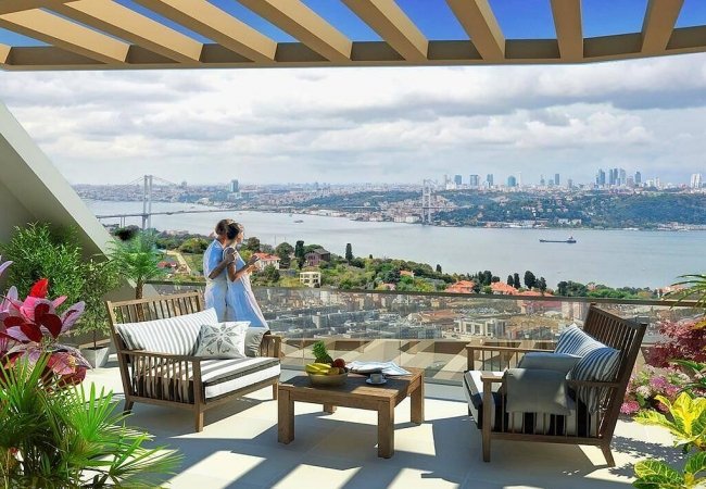 Sea View Real Estate in Equipped Complex in Uskudar Istanbul