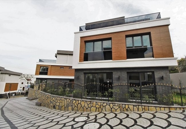 Stylish Villas in a Secure Complex in Basaksehir Istanbul