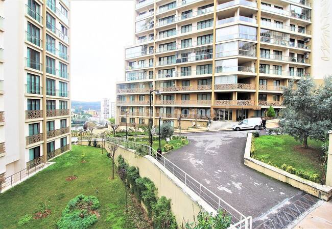 Sea View Apartment Close to the Airport and Metro in Tuzla 3