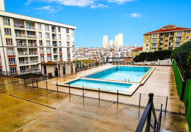 Furnished Apartment in a Residential Complex in Esenyurt 1
