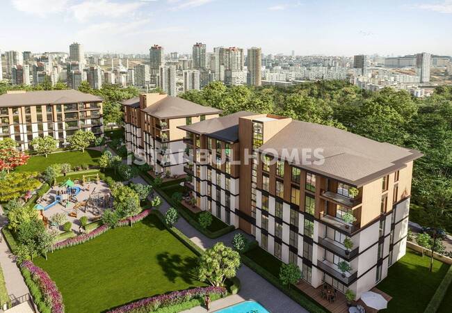 Başakşehir'de Havuzlu ve Güvenlikli Site İçinde Daireler