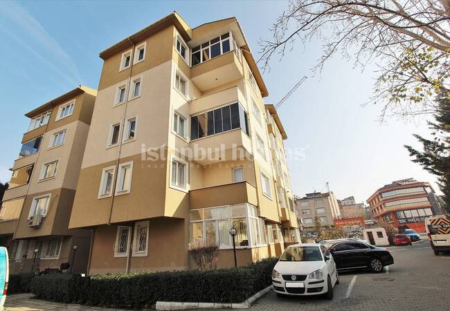 Property in a Secure Complex with Parking Lot in Istanbul 2