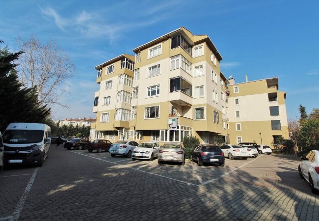 Property in a Secure Complex with Parking Lot in Istanbul