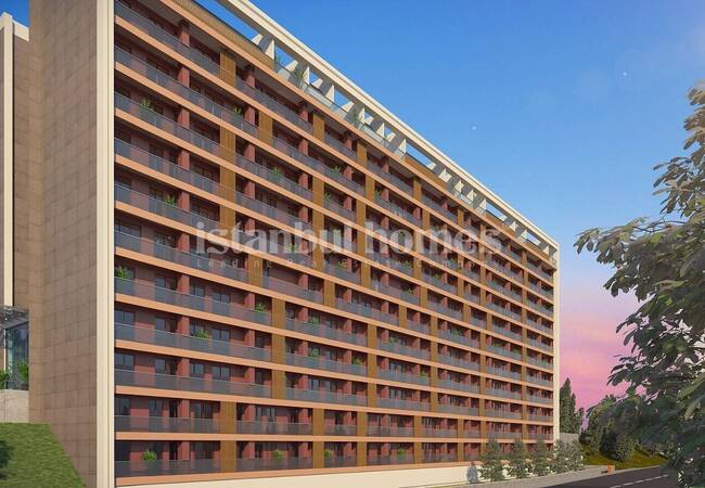 Real Estate in a Secure Complex Close to Airport in Istanbul 1