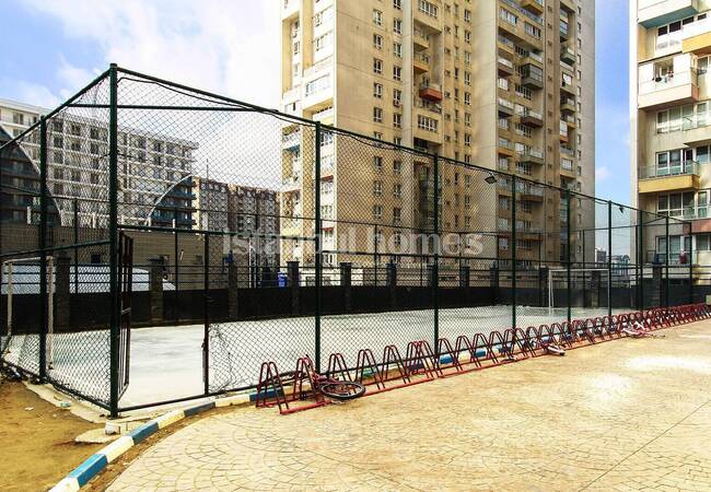 Apartment in a Complex with Pool and Parking Lot in Istanbul 7