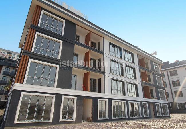 Ready-to-move Apartments Close to Marina in Beylikduzu Istanbul