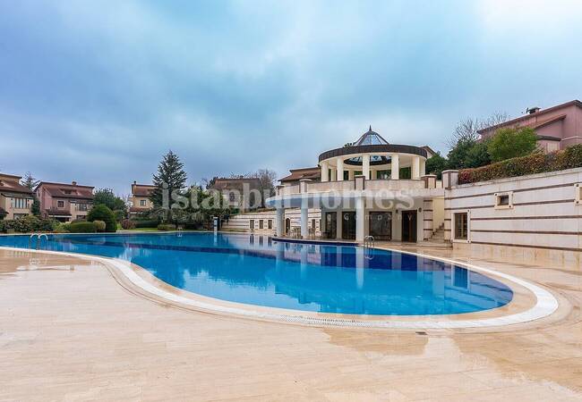 Çekmeköy'de Nezih Sitede Müstakil Bahçeli Tripleks Villa 4