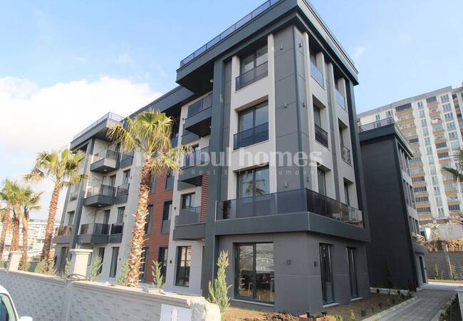 Properties with Balconies and En Suite Bathrooms in Beylikduzu 1