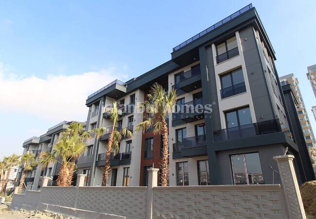 Properties with Balconies and En Suite Bathrooms in Beylikduzu 2