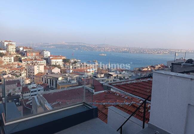 آپارتمان دوبلکس با چشم انداز بسفر و دریا در بی اوغلو، استانبول