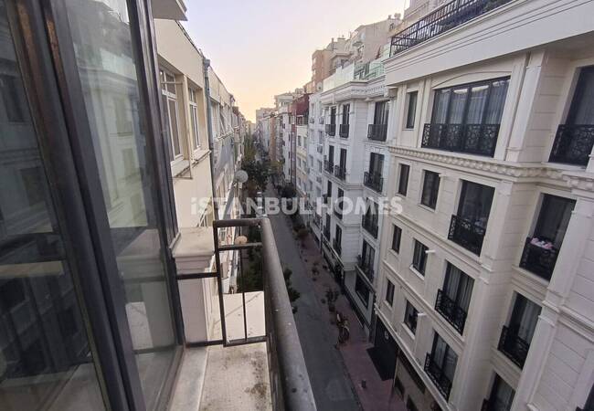 Beyoğlu Cihangir'de Boğaz ve Deniz Manzaralı Dubleks Daire 3