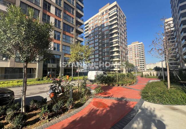 آپارتمان نزدیک به جاده اصلی و ایستگاه مترو در چکمکوی، استانبول 2