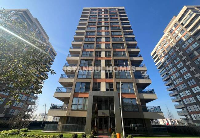 آپارتمان نزدیک به جاده اصلی و ایستگاه مترو در چکمکوی، استانبول 4