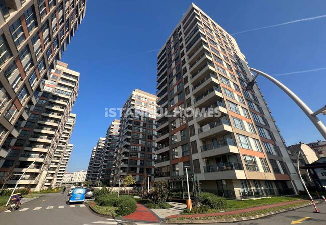 آپارتمان نزدیک به جاده اصلی و ایستگاه مترو در چکمکوی، استانبول 5