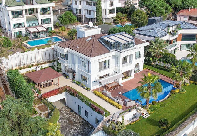 4-stöckige Villa Mit Aufzug Und Meerblick In Kartal Istanbul