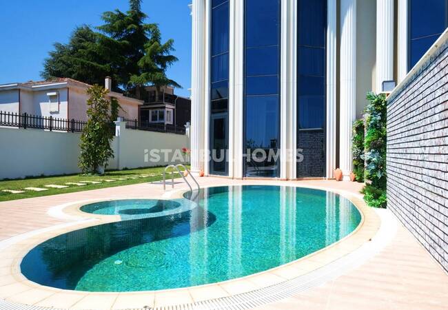 伊斯坦布尔 Buyukcekmece 的海景别墅和私人游泳池 4