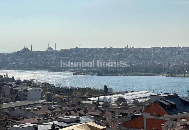 Apartment with Uninterrupted Golden Horn View in Istanbul Beyoglu
