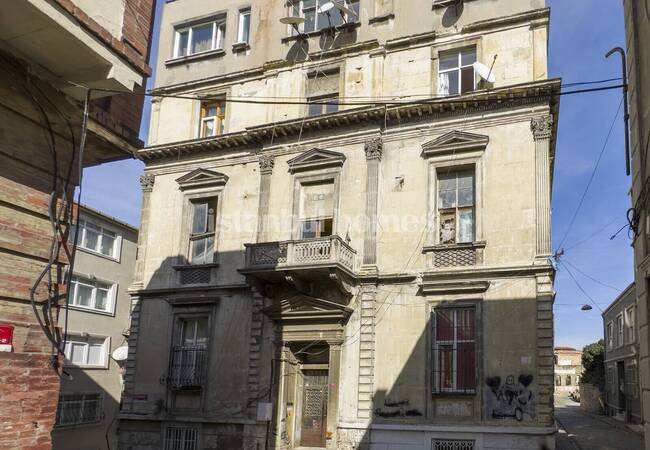 Investment Property with Sea Views in Balat Fatih 3