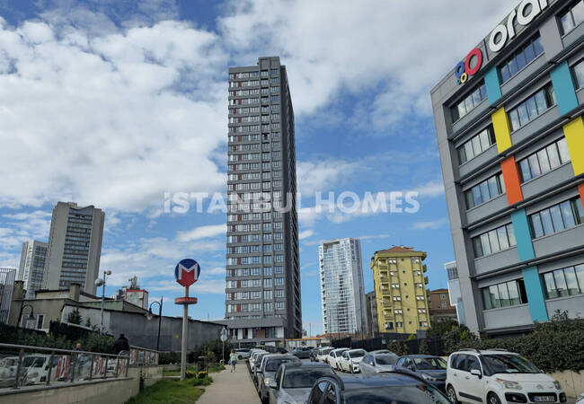 Sea-view Real Estate Close to the Metro in Kartal Istanbul 2