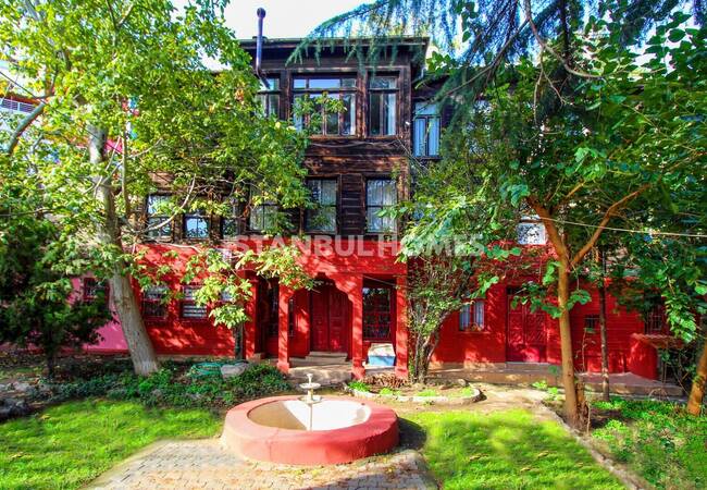Historical Mansion with Golden Horn View in Istanbul Fatih 1