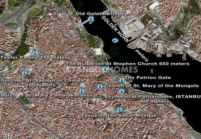 قصر تاريخي مطل على خاليج وحديقة في الفاتح 12