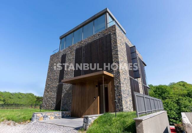 İstanbul Çekmeköy'de Müstakil Bahçeli ve Özel Havuzlu Villalar 7
